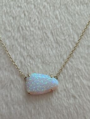 Kendra Scott White Kyocera Opal Isla Gold Necklace Rare Hard To Find